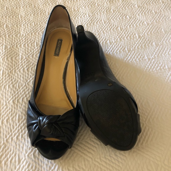 Black Open Toe pumps - Picture 4 of 4